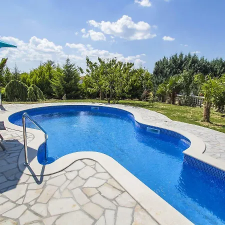 Holiday Ve-ma Krapan