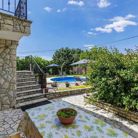 Holiday Ve-ma Krapan